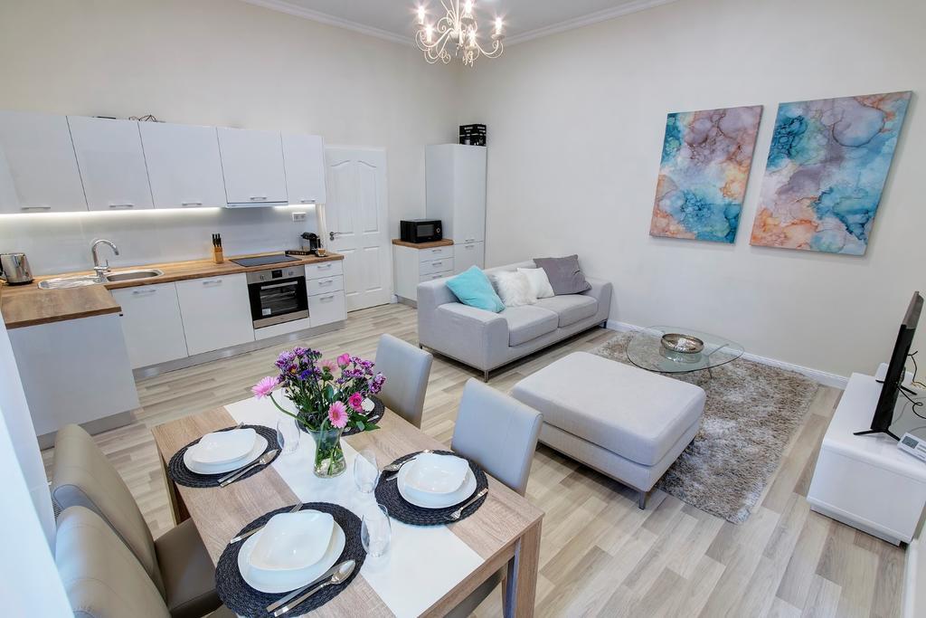 Your Home Near Parliament 부다페스트 외부 사진